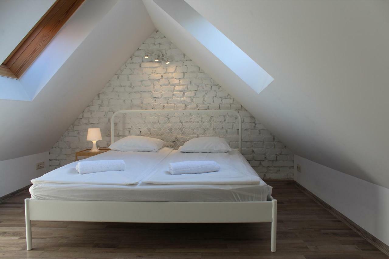 Three-Bedroom Apartment On Peldu 19 Рига Екстериор снимка