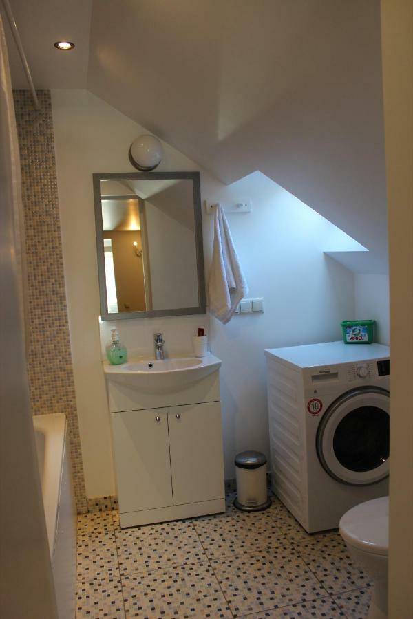 Three-Bedroom Apartment On Peldu 19 Рига Екстериор снимка